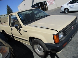 1988  MITSUBISHI MIGHTY MAX BEIGE 4CYL AT SHORT BED 153719